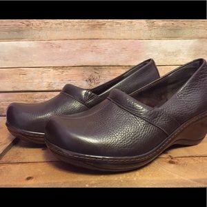 SOFT WALK Brown Leather Clogs Size 8.5 Wide